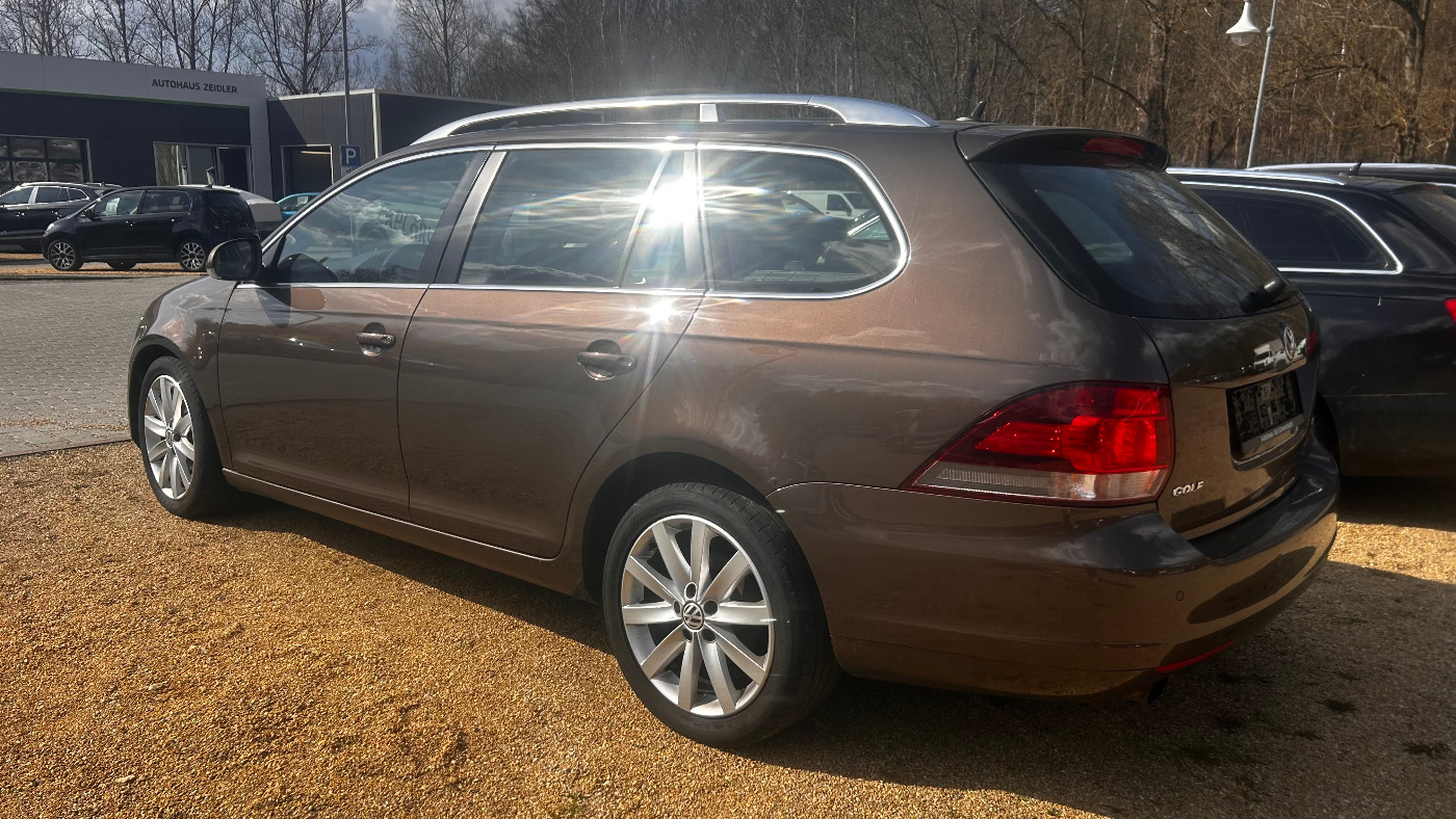 VW Golf VI Variant 1.6 TDI Highline KA PANO PDC SHZ Bild 2