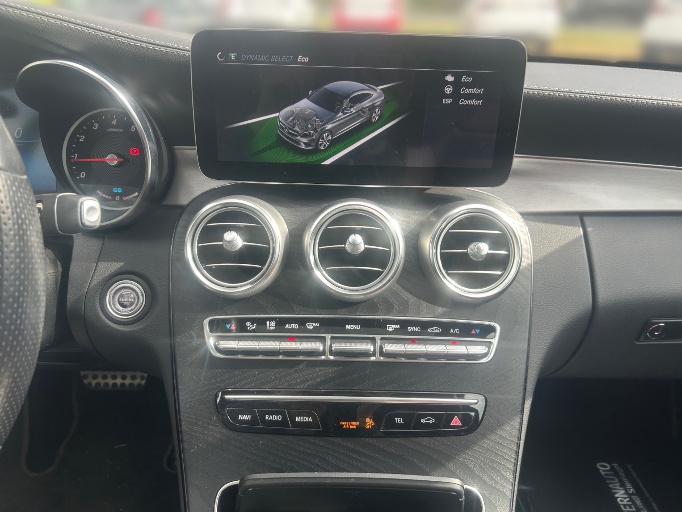 Mercedes-Benz C 300  AMG Line LED PANO RFK SHZ TWA LEDER-ROT Bild 9
