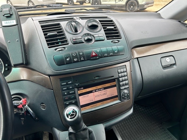 MERCEDES-BENZ Viano 2.2 CDI Aut Trend Edition lang 7-Sitze AHK Bild 7