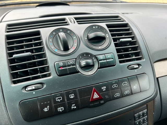 MERCEDES-BENZ Viano 2.2 CDI Aut Trend Edition lang 7-Sitze AHK Bild 8
