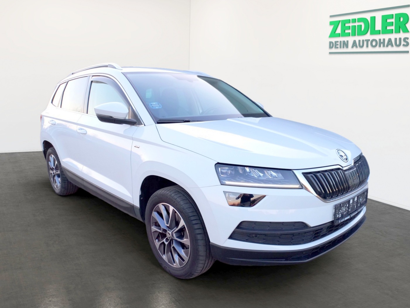 SKODA Karoq 1.5 TSI ACT DSG Drive 125 DAB LED PDC SHZ Bild 2