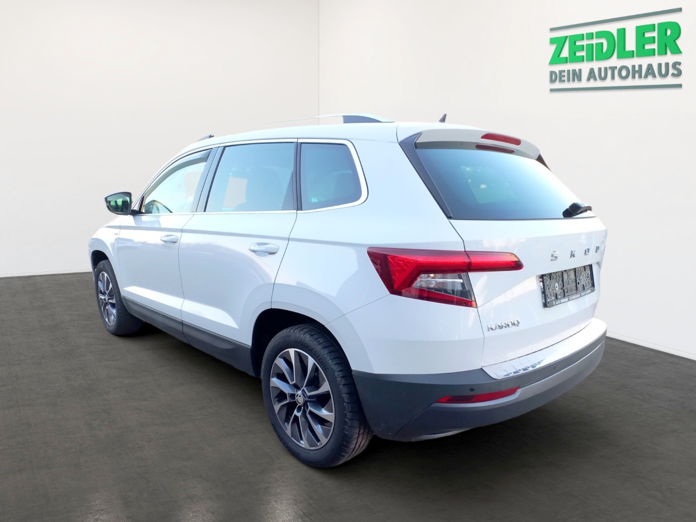 SKODA Karoq 1.5 TSI ACT DSG Drive 125 DAB LED PDC SHZ Bild 4
