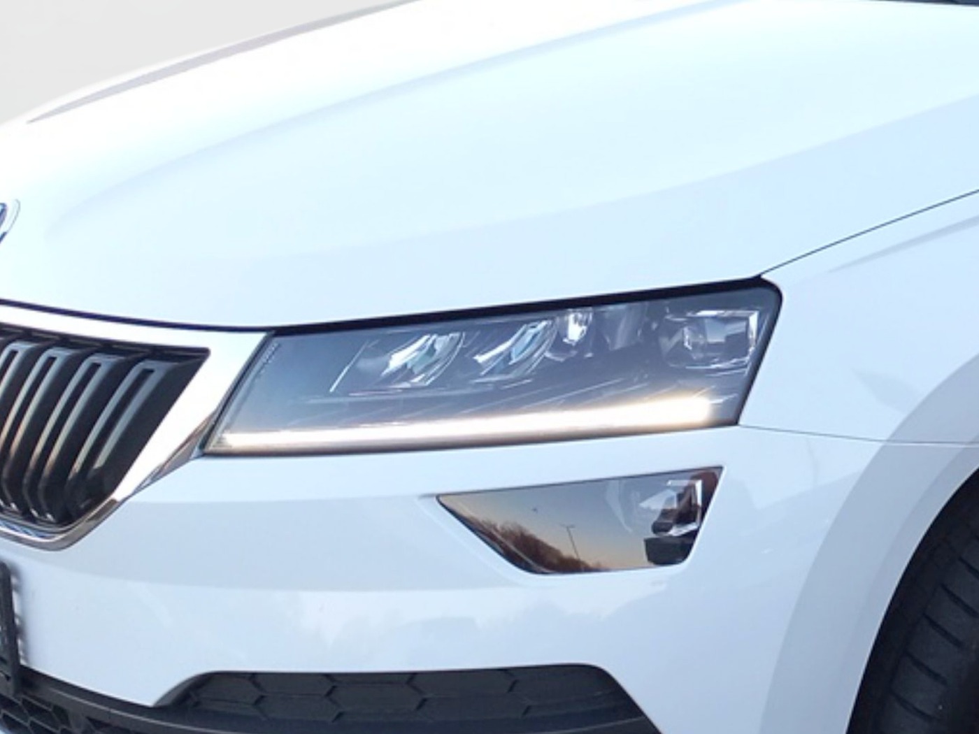 SKODA Karoq 1.5 TSI ACT DSG Drive 125 DAB LED PDC SHZ Bild 5