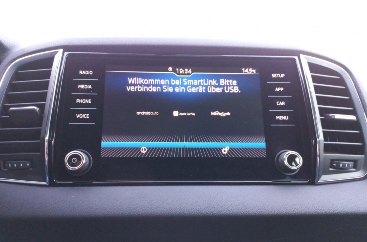 SKODA Karoq 1.5 TSI ACT DSG Drive 125 DAB LED PDC SHZ Bild 10