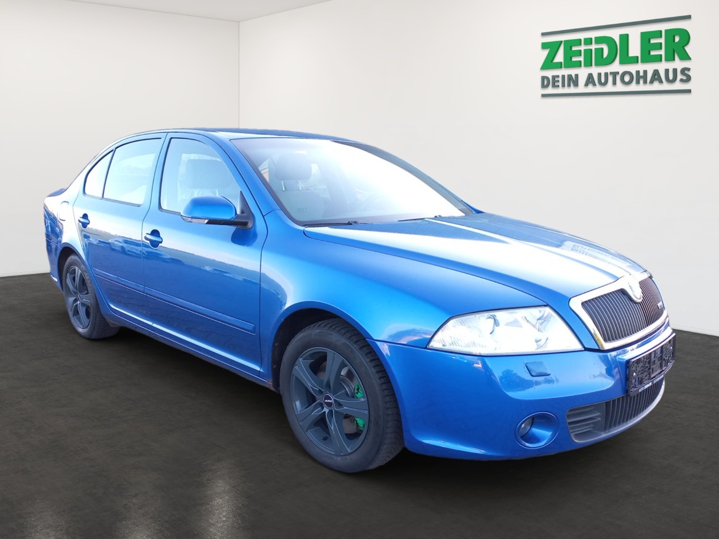 SKODA Octavia 2.0 TFSI RS ALU KA NAVI PDC SHZ XENON Bild 2