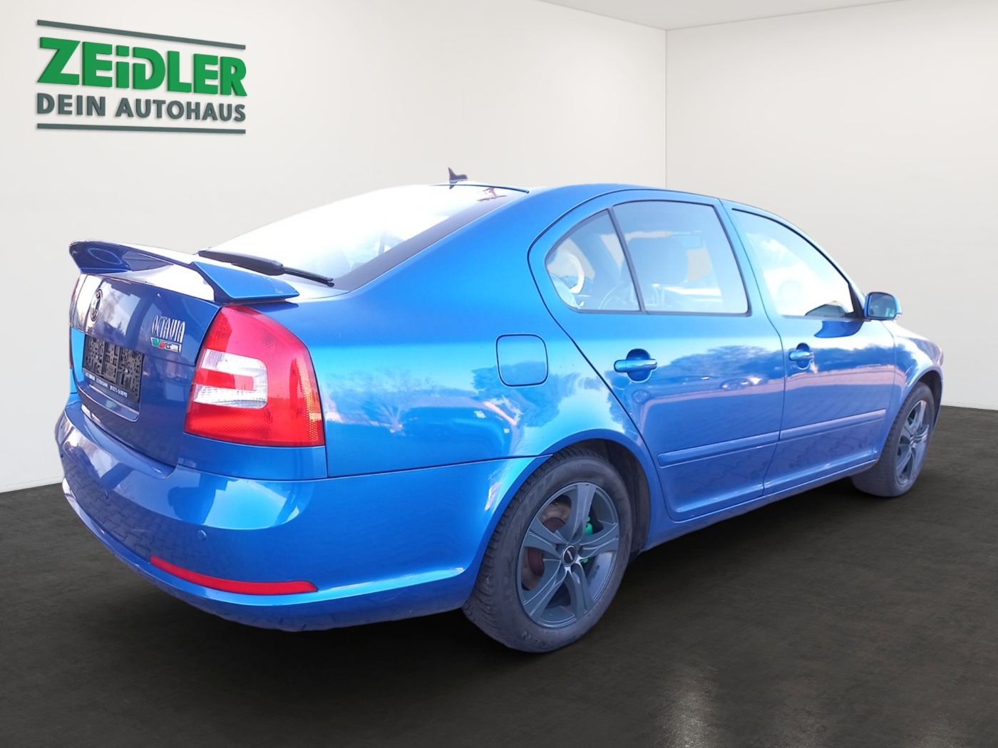 SKODA Octavia 2.0 TFSI RS ALU KA NAVI PDC SHZ XENON Bild 3