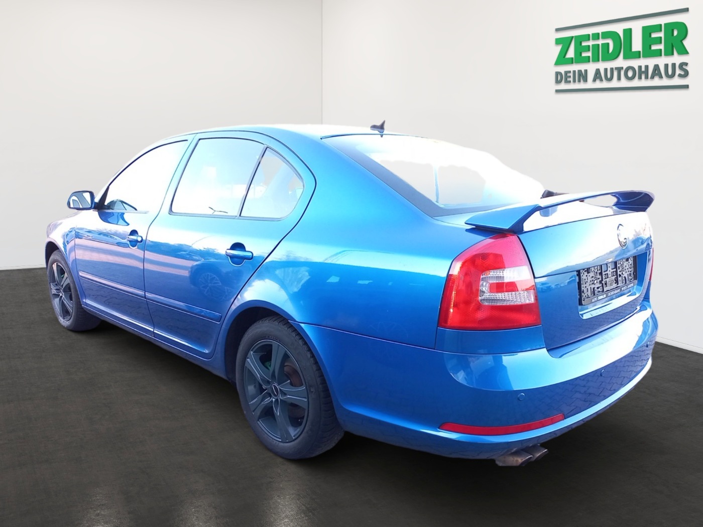 SKODA Octavia 2.0 TFSI RS ALU KA NAVI PDC SHZ XENON Bild 4