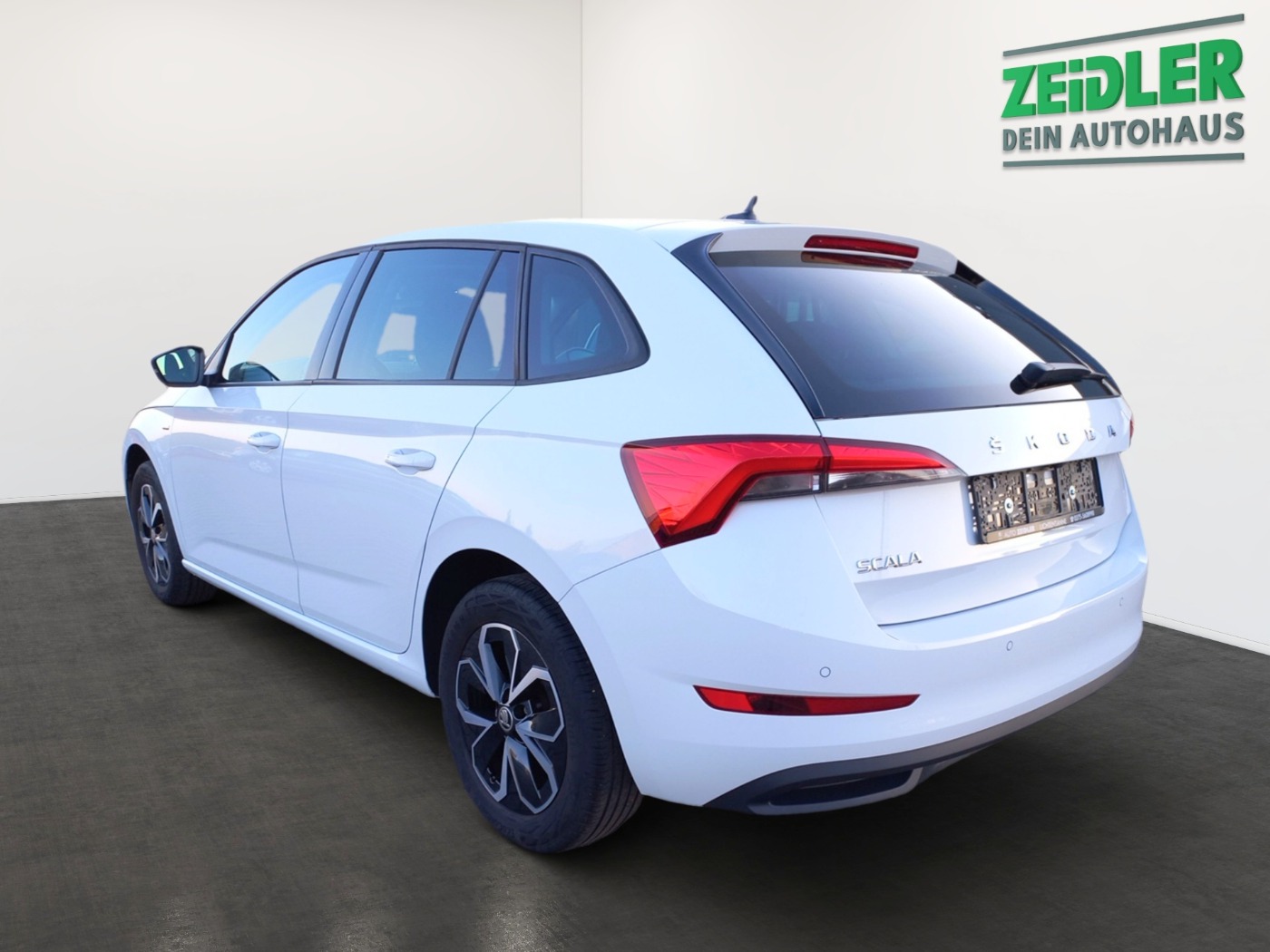 SKODA Scala 1.0 TSI Drive 125 DAB LED PDC NAVI RFK SHZ Bild 4