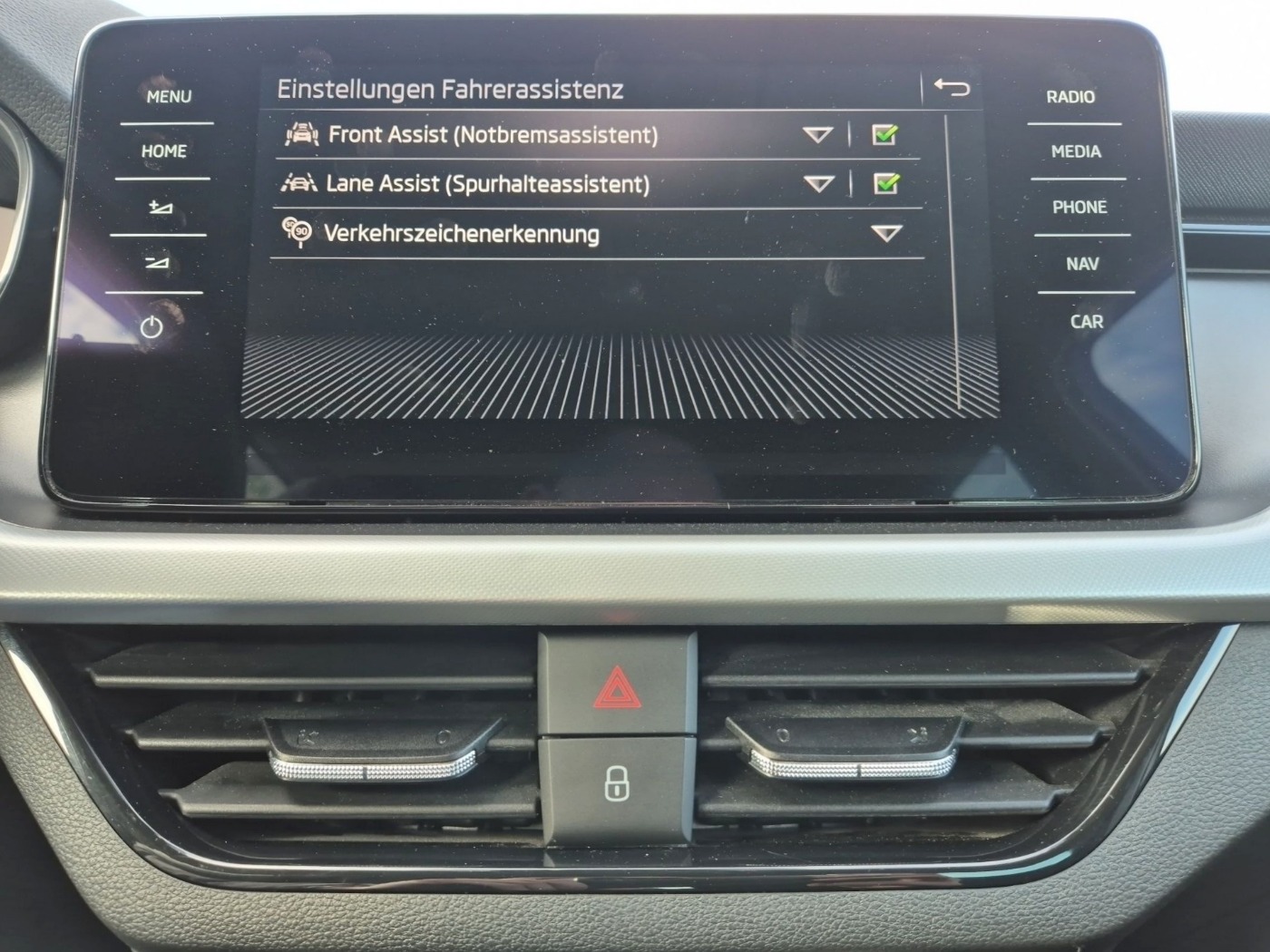 SKODA Scala 1.0 TSI Drive 125 DAB LED PDC NAVI RFK SHZ Bild 14