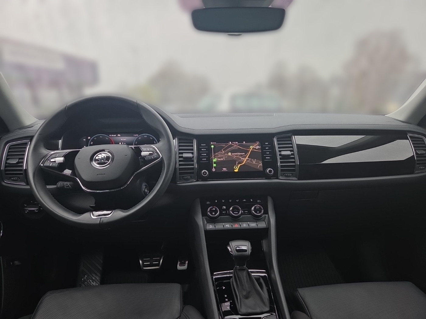 SKODA Kodiaq 2.0 TDI DSG L&K ACC DAB LED NAVI RFK SHZ Bild 10