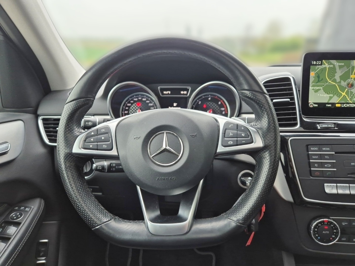 Mercedes-Benz GLE 350 d 4Matic AMG AHK LED NAVI PANO RFK STHZ Bild 10