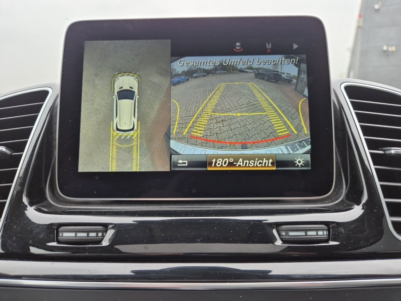 Mercedes-Benz GLE 350 d 4Matic AMG AHK LED NAVI PANO RFK STHZ Bild 12