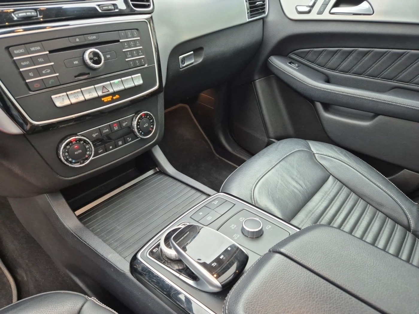 Mercedes-Benz GLE 350 d 4Matic AMG AHK LED NAVI PANO RFK STHZ Bild 13