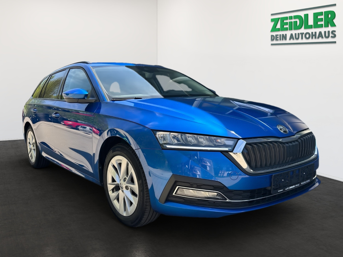 SKODA Octavia Combi 2.0 TDI DSG Style LED NAVI RFK SHZ Bild 2