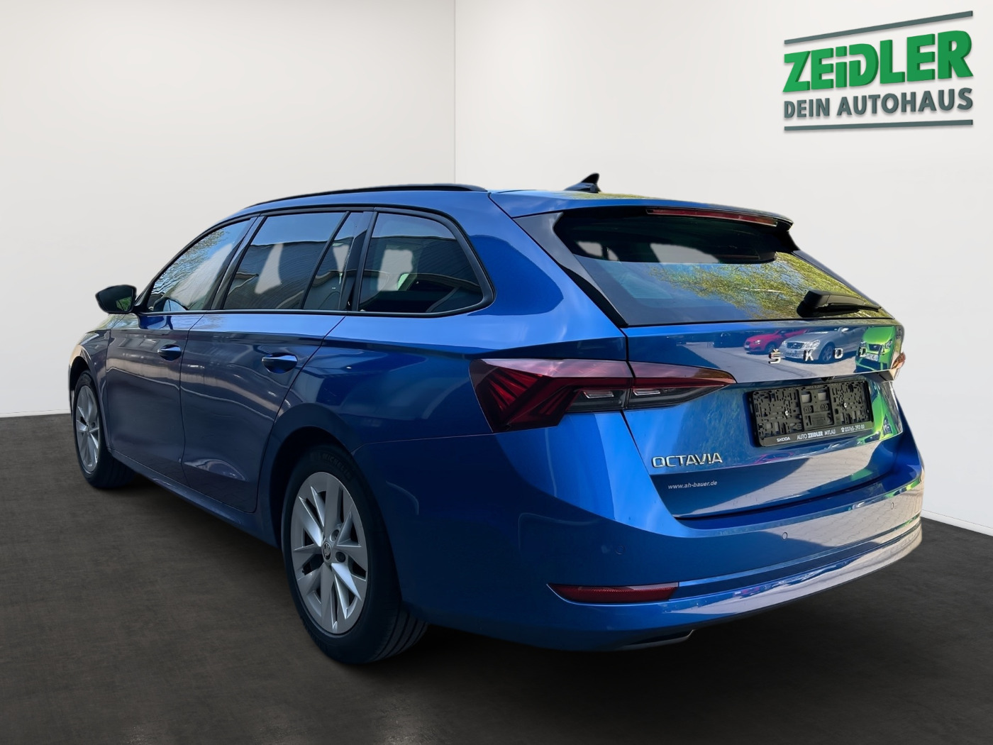 SKODA Octavia Combi 2.0 TDI DSG Style LED NAVI RFK SHZ Bild 4