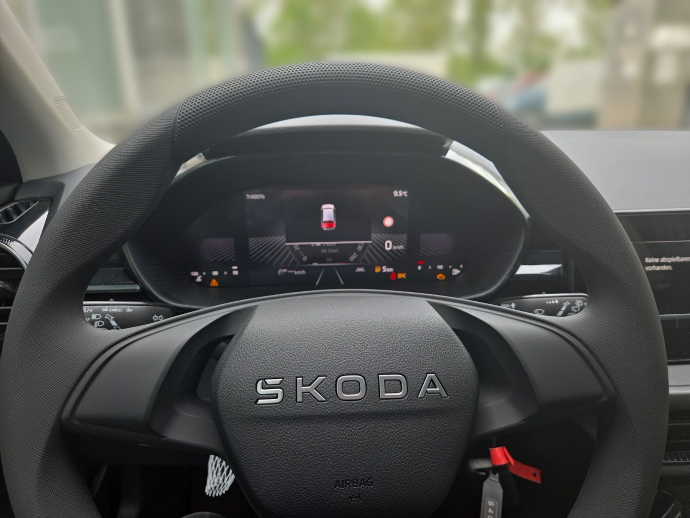 SKODA Fabia 1.0 MPI Essence DAB LED NEBEL PDC SHZ VC Bild 8