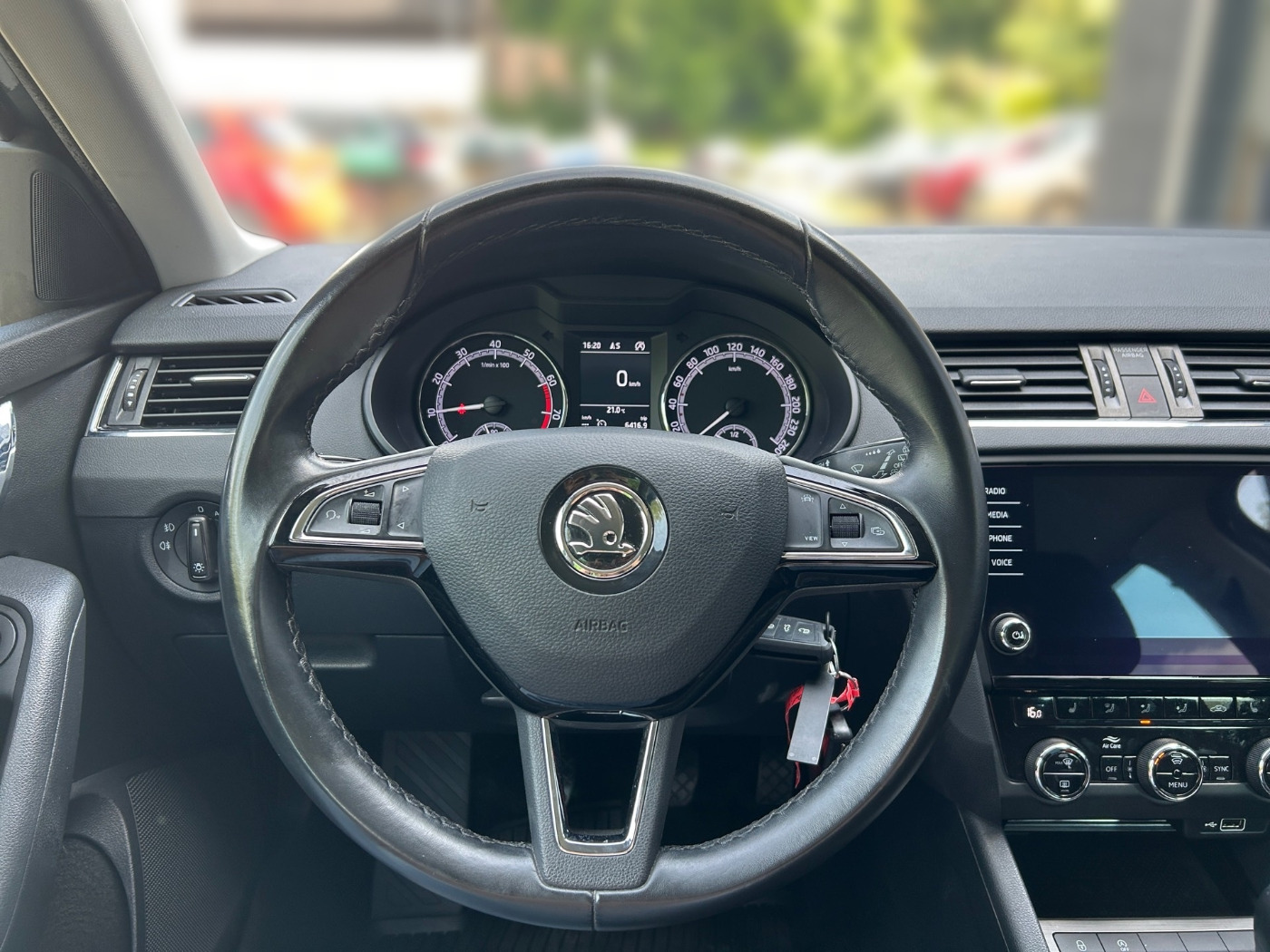 SKODA Octavia Combi 1.5 TSI Clever KA LED NAVI PDC SHZ Bild 8