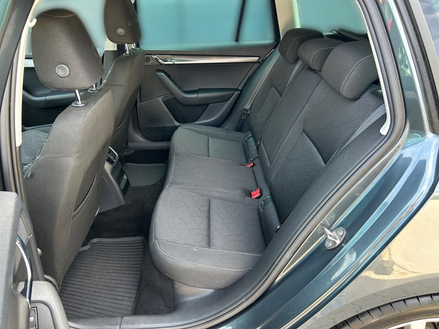 SKODA Octavia Combi 1.5 TSI Clever KA LED NAVI PDC SHZ Bild 11