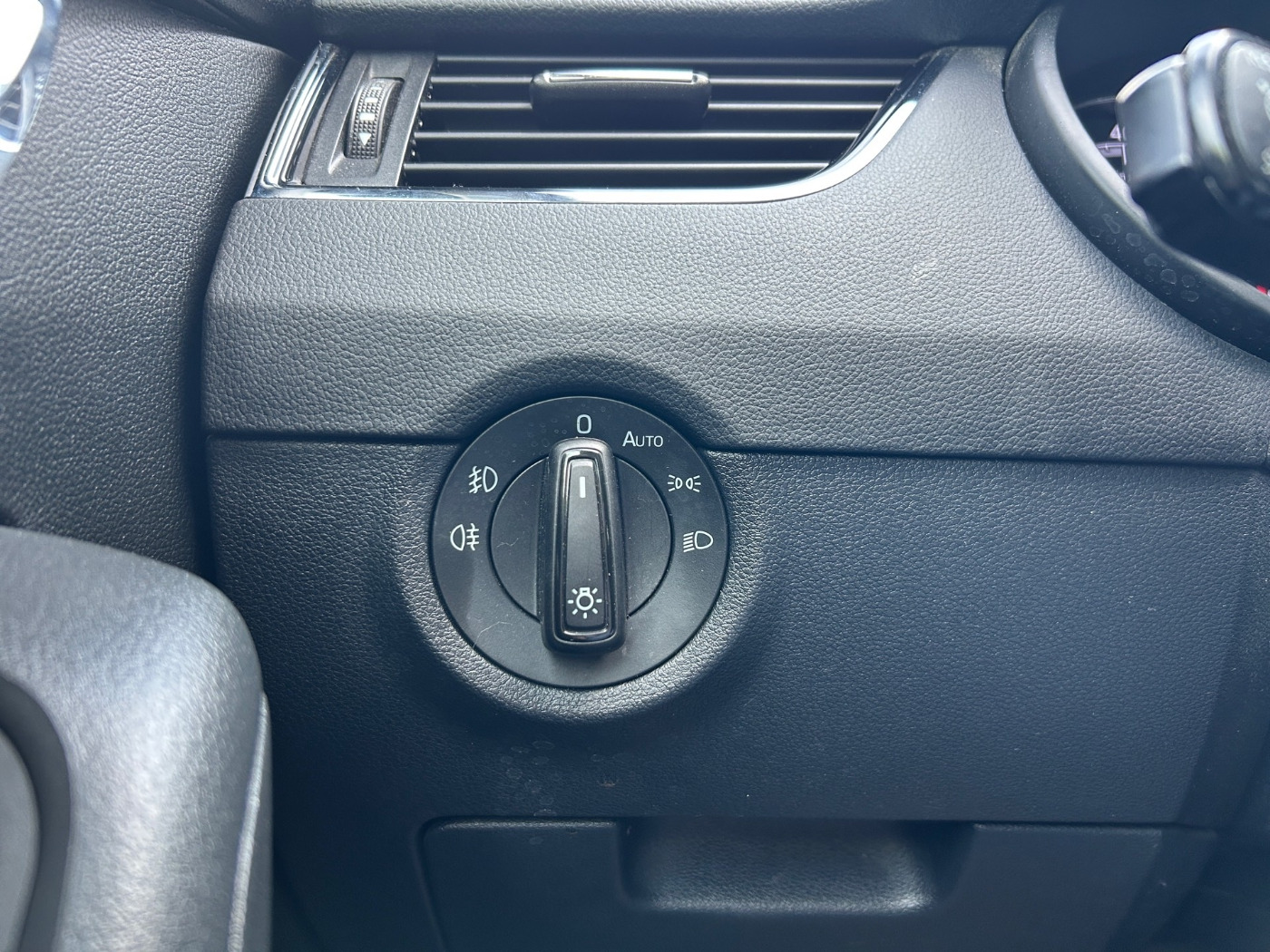 SKODA Octavia Combi 1.5 TSI Clever KA LED NAVI PDC SHZ Bild 14