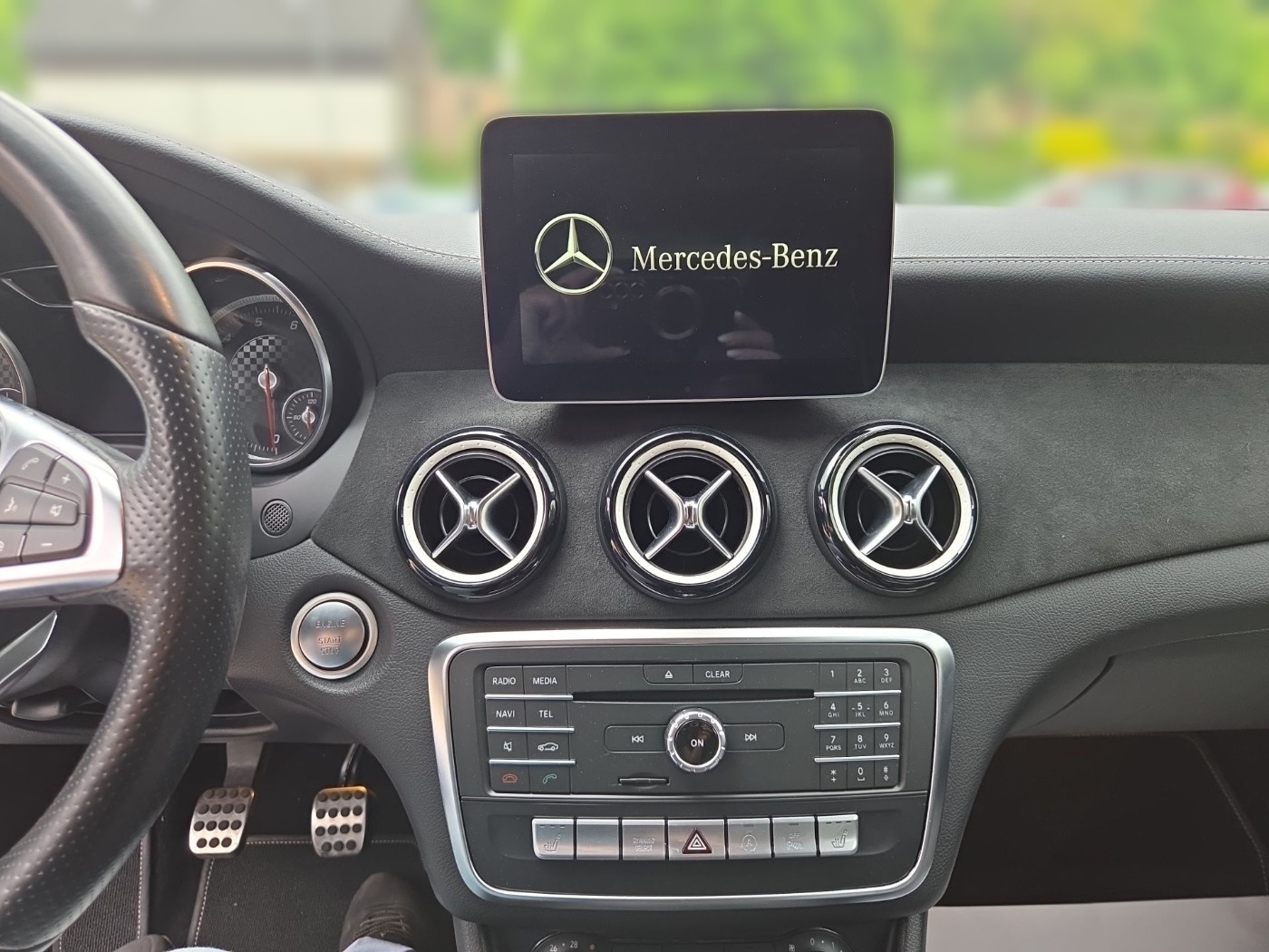 MERCEDES-BENZ A 180 AMG DAB KEY LED NAVI NIGHT PDC SHZ TOUCH Bild 9