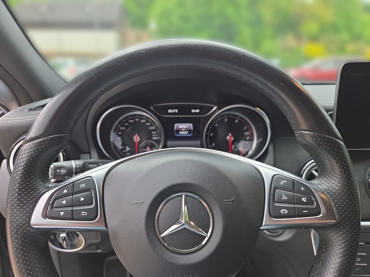 MERCEDES-BENZ A 180 AMG DAB KEY LED NAVI NIGHT PDC SHZ TOUCH Bild 8