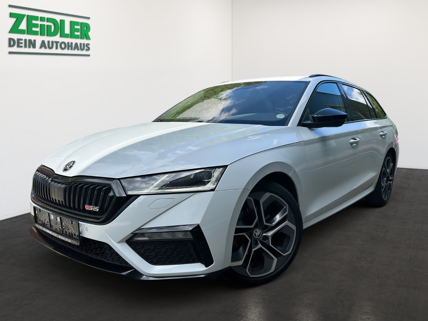SKODA Octavia Combi 2.0 TDI DSG RS 4x4 AHK ACC PANO SHZ