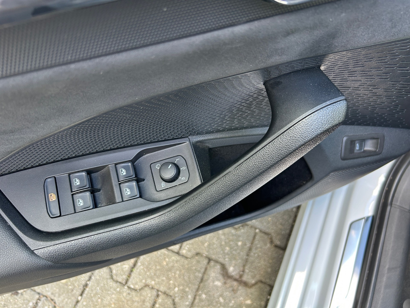 SKODA Octavia Combi 2.0 TDI DSG RS 4x4 AHK ACC PANO SHZ Bild 19