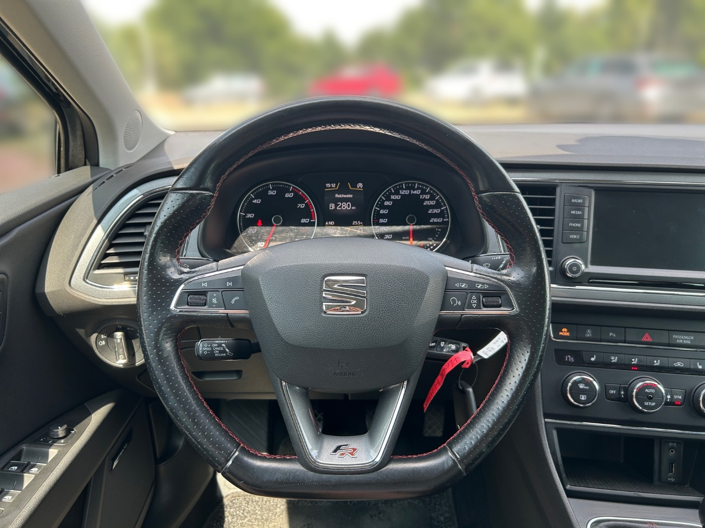 SEAT Leon ST 1.4 TSI FR AHK LED NAVI PDC RFK SHZ SOUND Bild 8