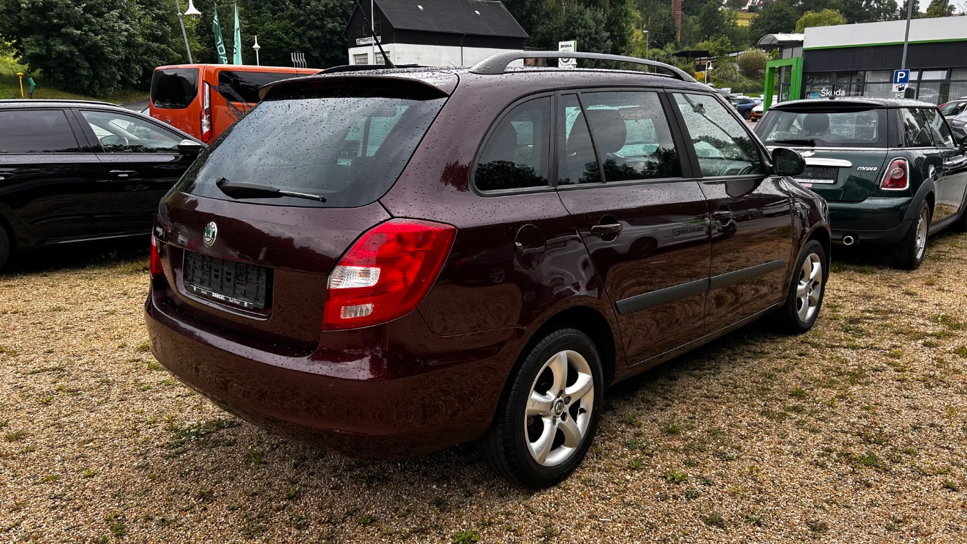 SKODA Fabia Combi 1.2 TSI Family ALU KA NEBEL PDC SHZ Bild 3
