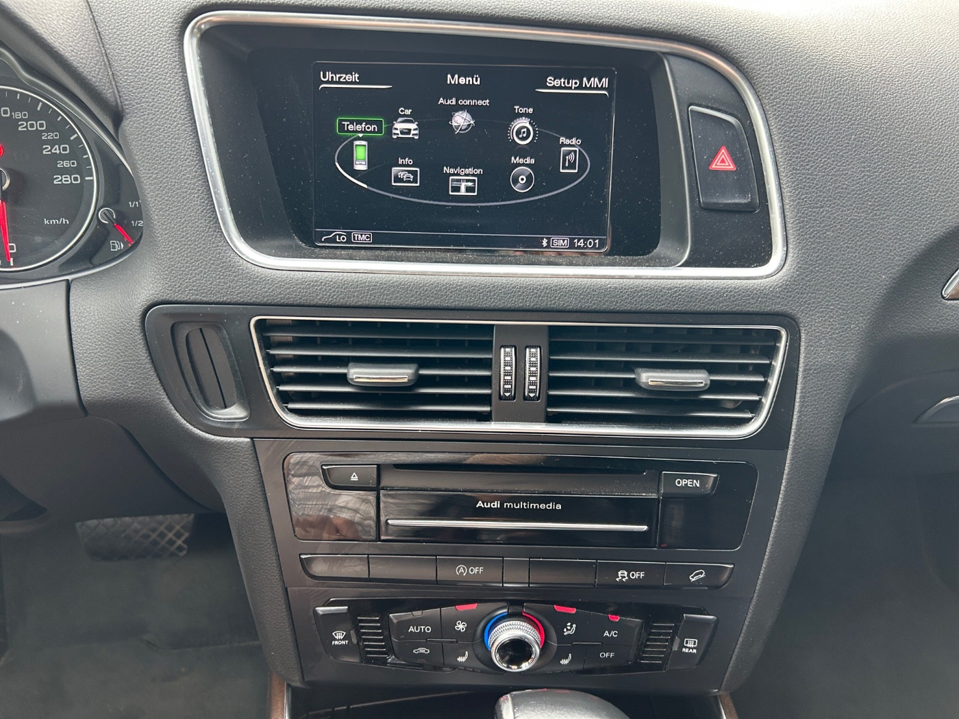 Audi Q5 2.0 TDI quattro S-Line AHK NAVI PDC SHZ XENON Bild 8
