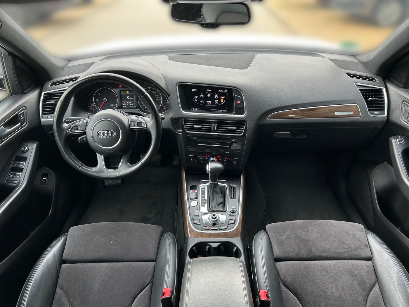 Audi Q5 2.0 TDI quattro S-Line AHK NAVI PDC SHZ XENON Bild 9