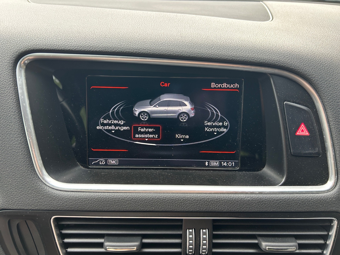 Audi Q5 2.0 TDI quattro S-Line AHK NAVI PDC SHZ XENON Bild 13
