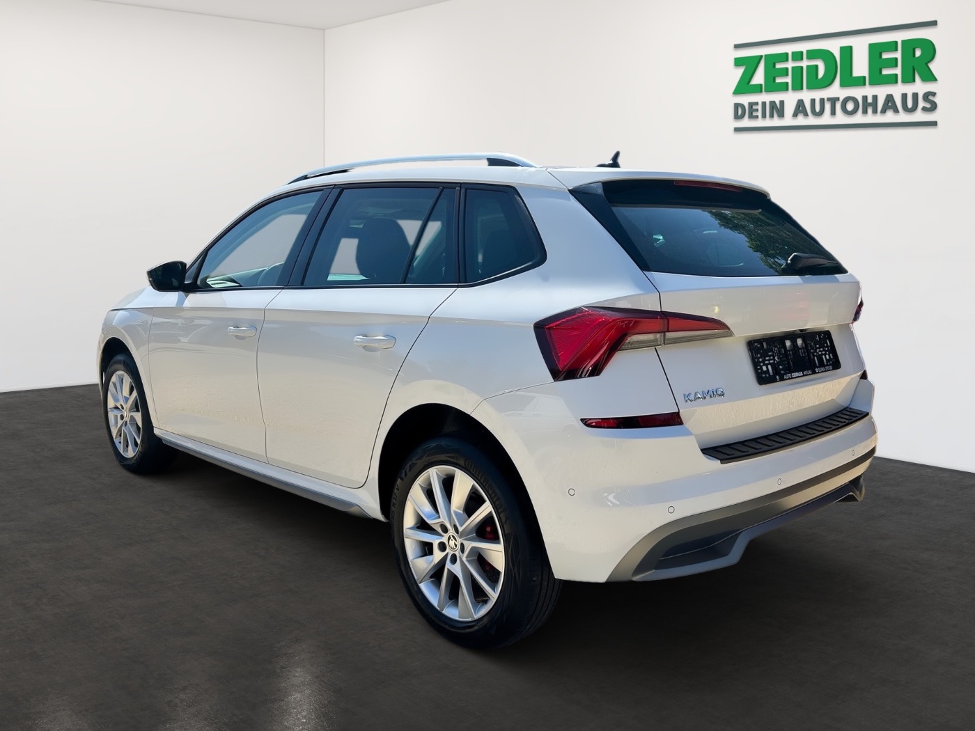 SKODA Kamiq 1.5 TSI DSG Style AHK DAB KEY LED NAVI SHZ Bild 4