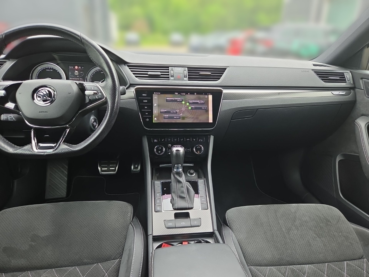 SKODA Superb Combi 2.0 TDI DSG 4x4 Sportline AHK STHZ Bild 9