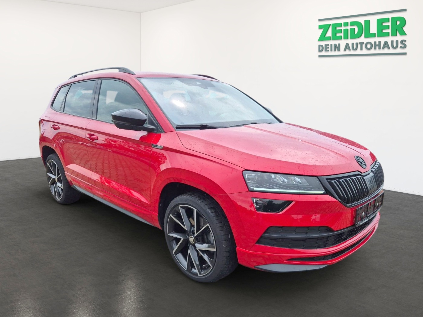 SKODA Karoq 1.5 TSI ACT Sportline ACC DAB LED NAVI SHZ Bild 2