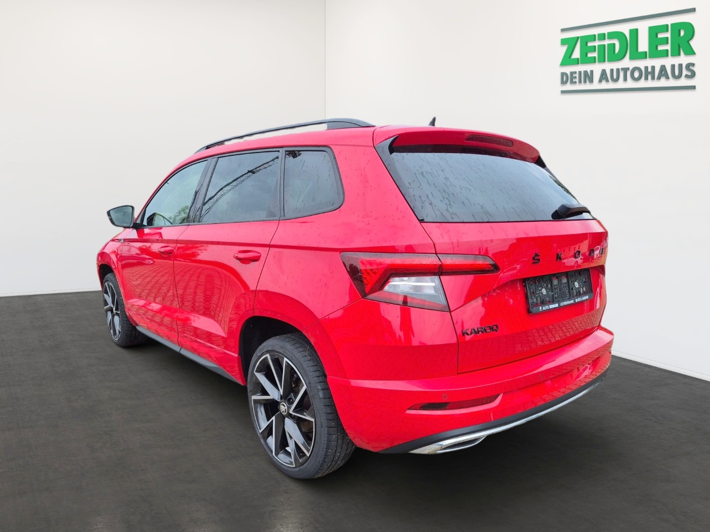 SKODA Karoq 1.5 TSI ACT Sportline ACC DAB LED NAVI SHZ Bild 4