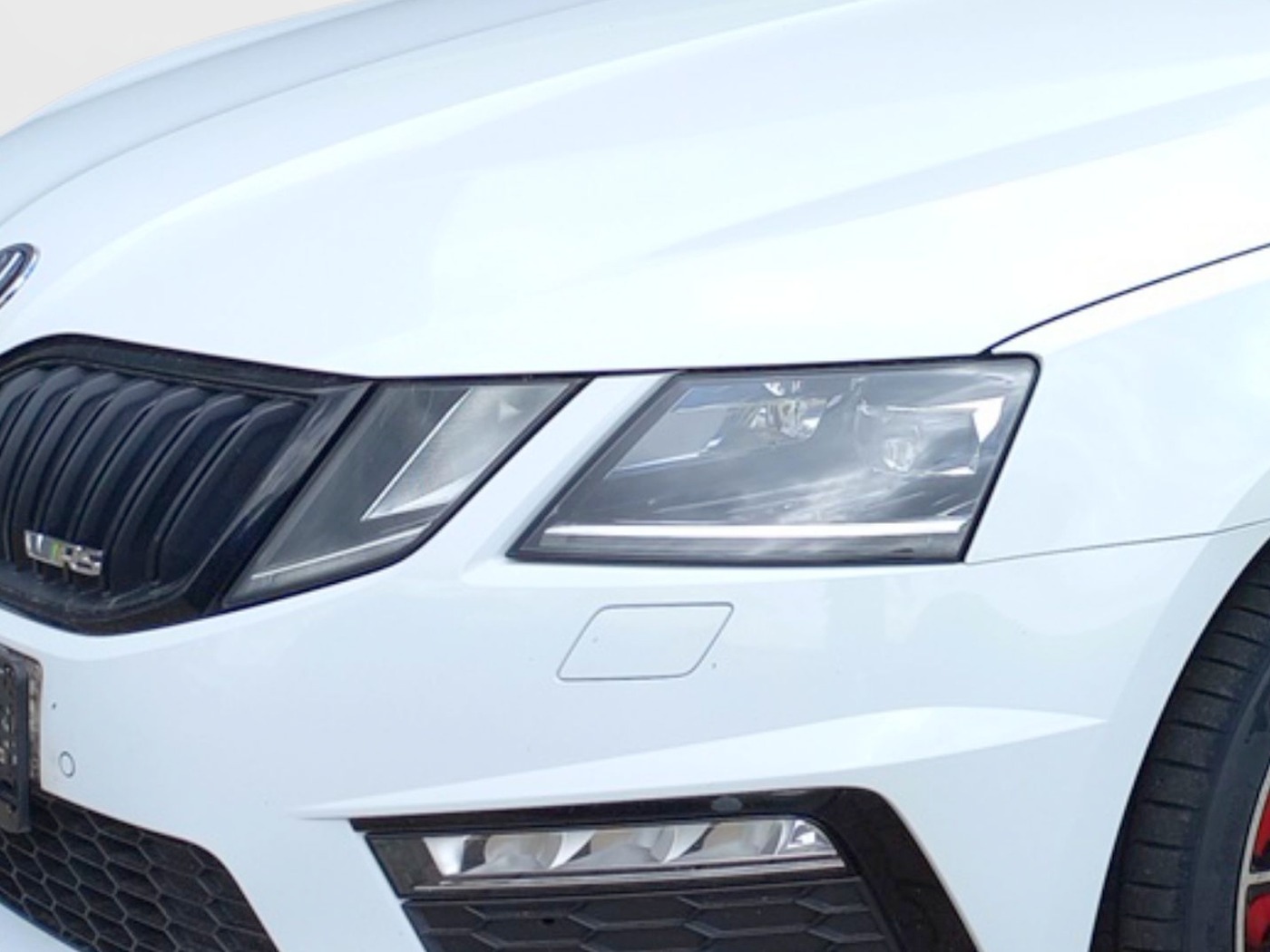 SKODA Octavia Combi 2.0 TDI DSG RS ACC DAB LED PDC SHZ Bild 5