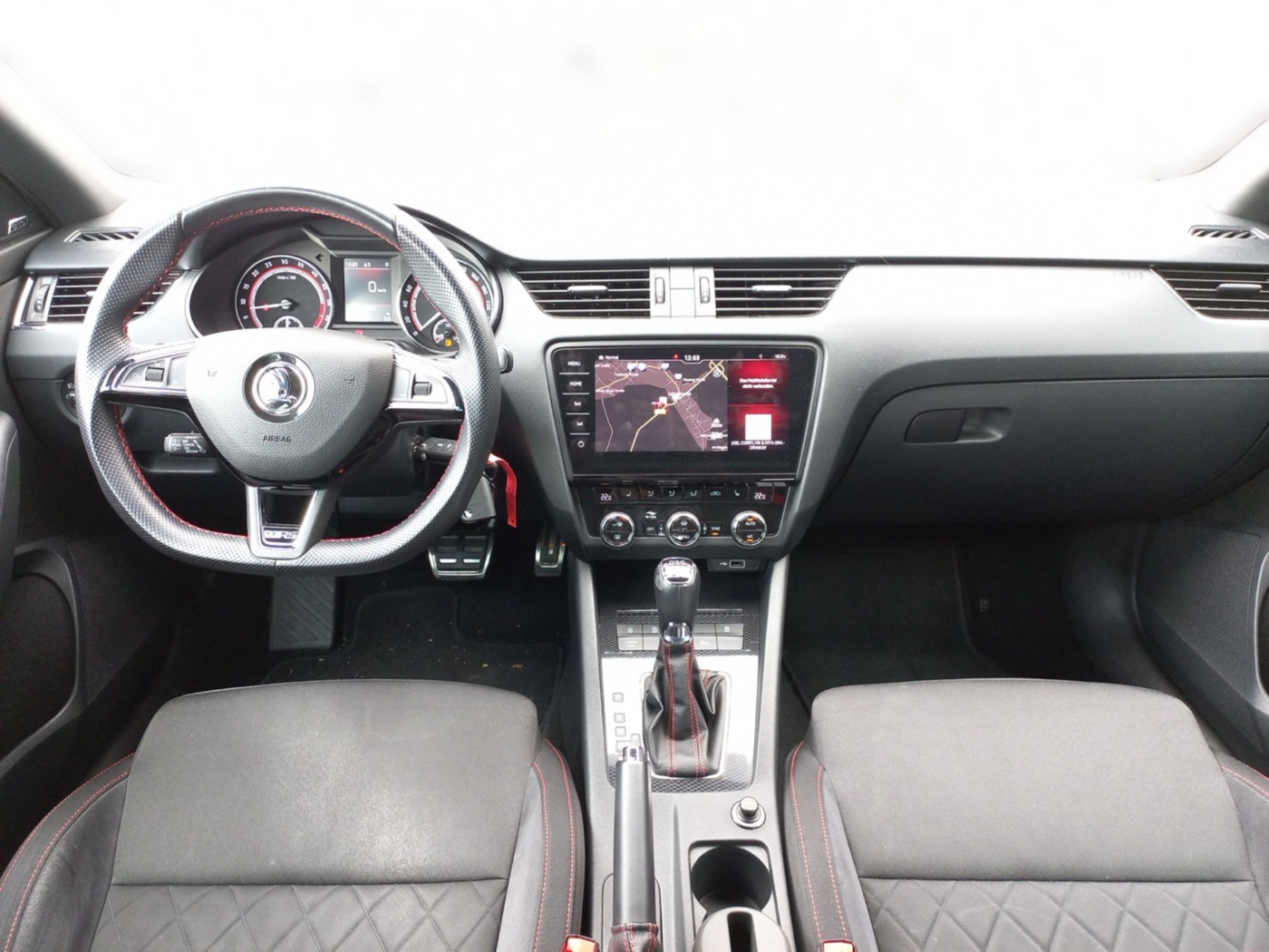 SKODA Octavia Combi 2.0 TDI DSG RS ACC DAB LED PDC SHZ Bild 14