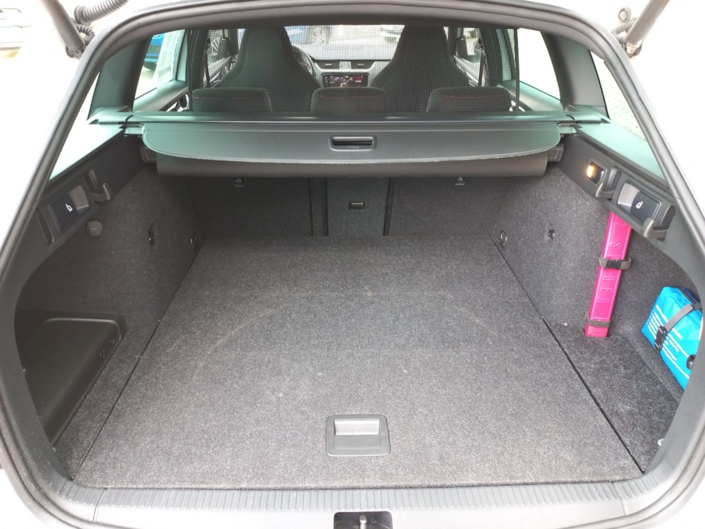 SKODA Octavia Combi 2.0 TDI DSG RS ACC DAB LED PDC SHZ Bild 16