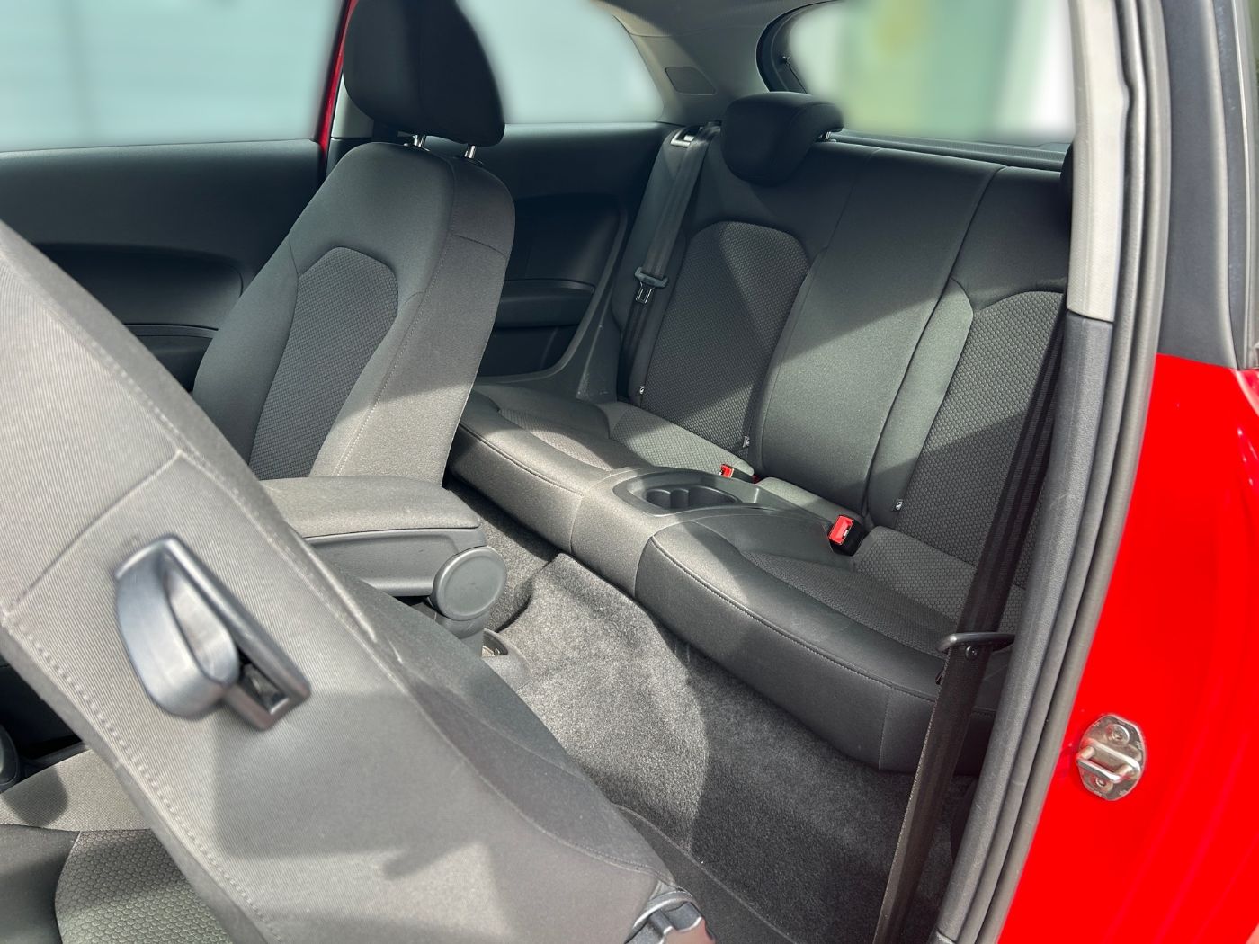 Audi A1 1.4 TFSI Attraction ALU KA NEBEL PDC SHZ Bild 11