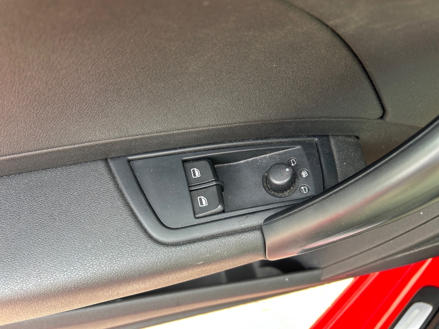 Audi A1 1.4 TFSI Attraction ALU KA NEBEL PDC SHZ Bild 15