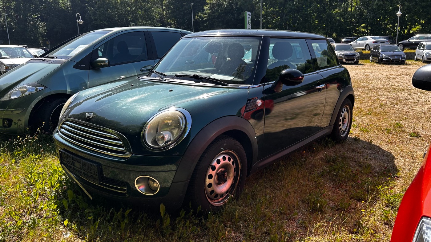 MINI Cooper 1.6 ALU KLIMA NEBEL RADIO PANO SHZ