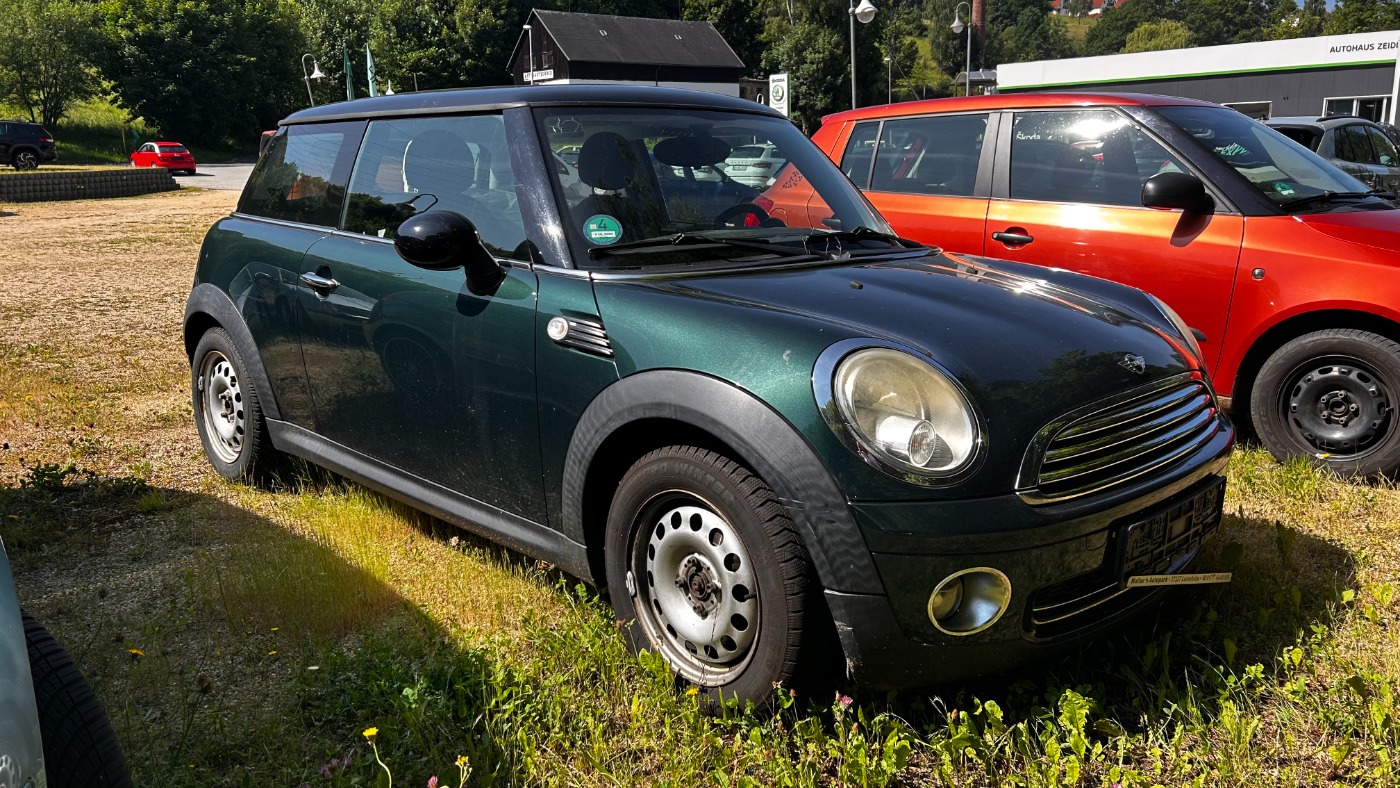 MINI Cooper 1.6 ALU KLIMA NEBEL RADIO PANO SHZ Bild 2