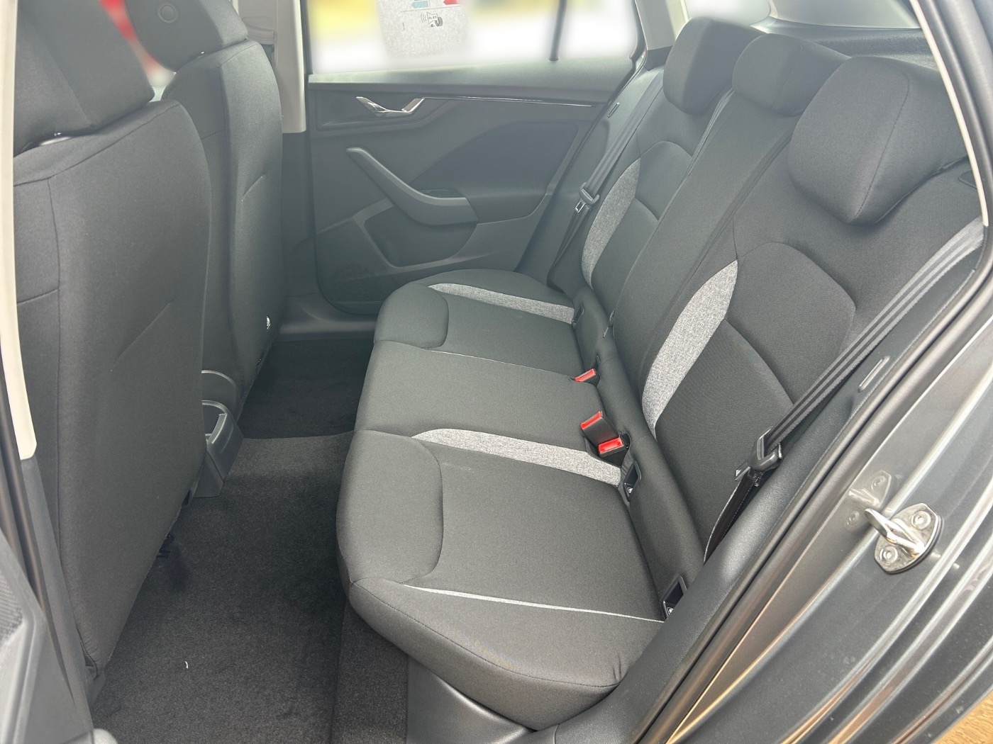 SKODA Kamiq 1.0 TSI Essence DAB LED NEBEL PDC SHZ TOUCH Bild 11