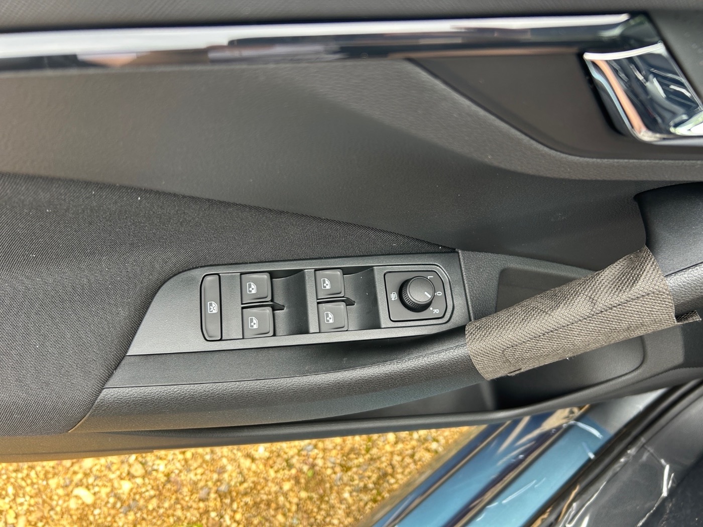 SKODA Kamiq 1.0 TSI Essence DAB LED NEBEL PDC SHZ TOUCH Bild 16