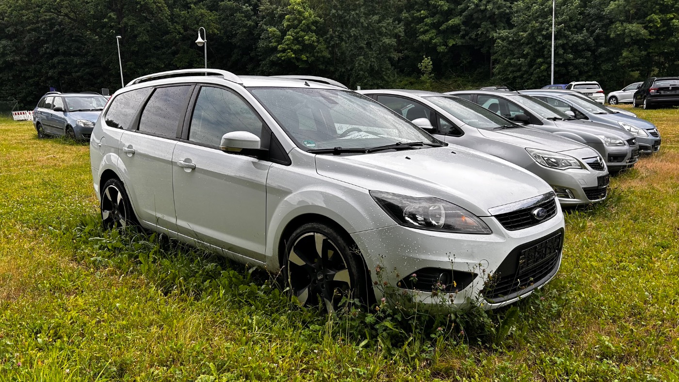 FORD Focus Turnier 1.8 Style + AUDIOSYSTEM KLIMA ZV Bild 2