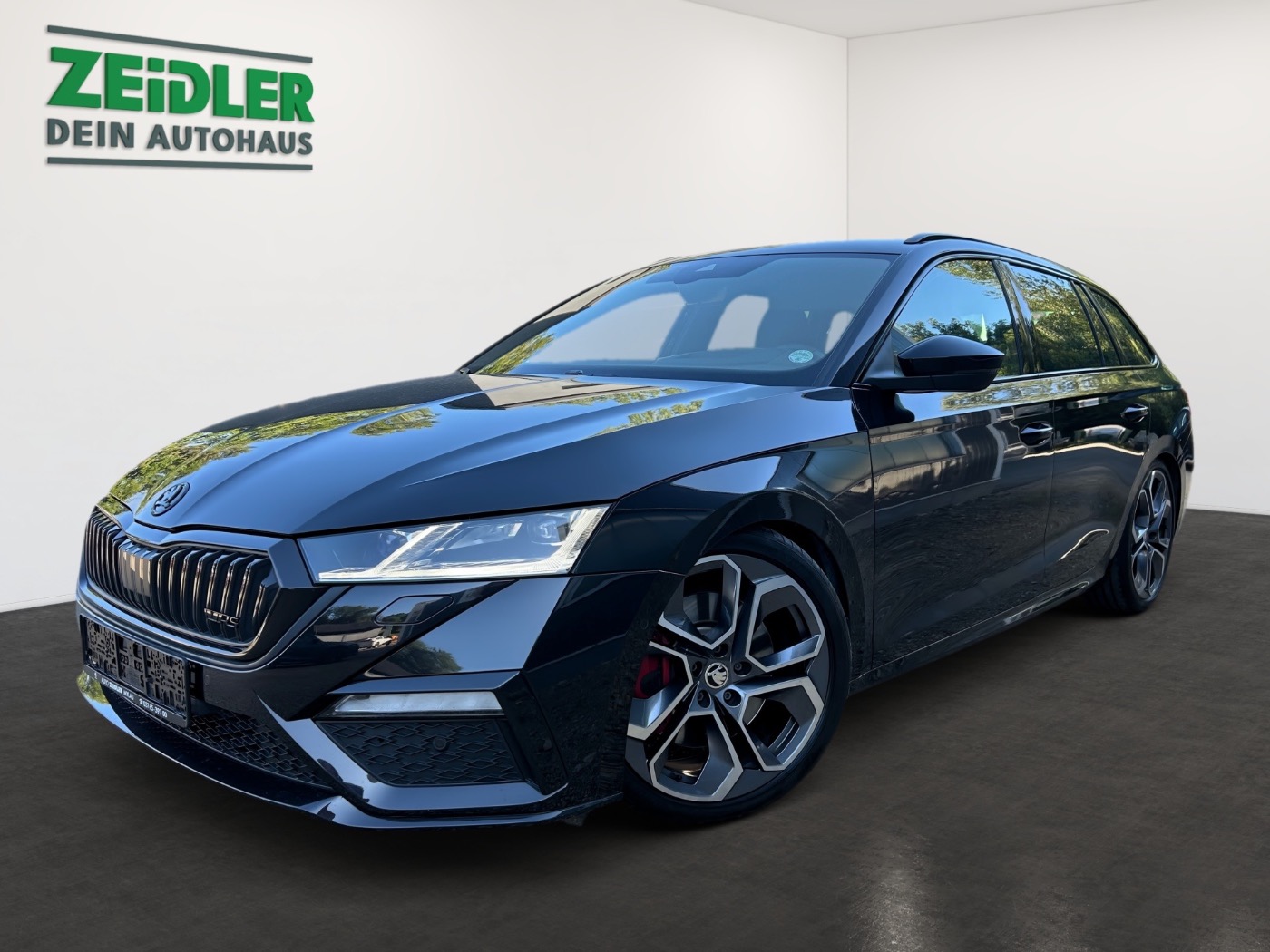 SKODA Octavia Combi 2.0 TSI DSG RS Plus AHK ACC HUD