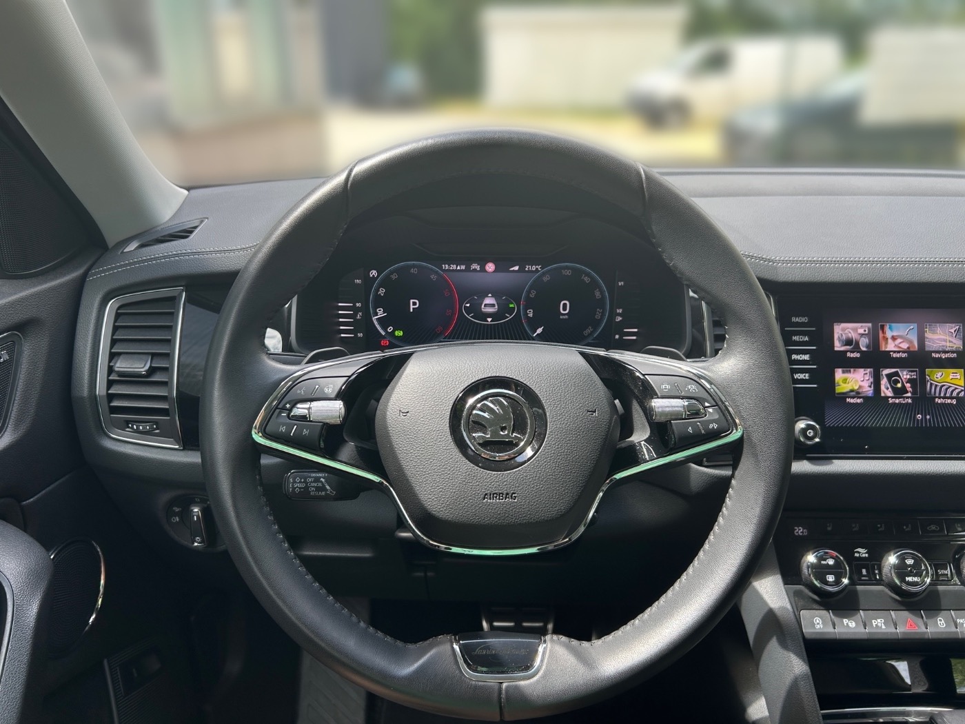SKODA Kodiaq 2.0 TDI DSG 4x4 L&amp;K ACC MATRIX NAVI STHZ Bild 7