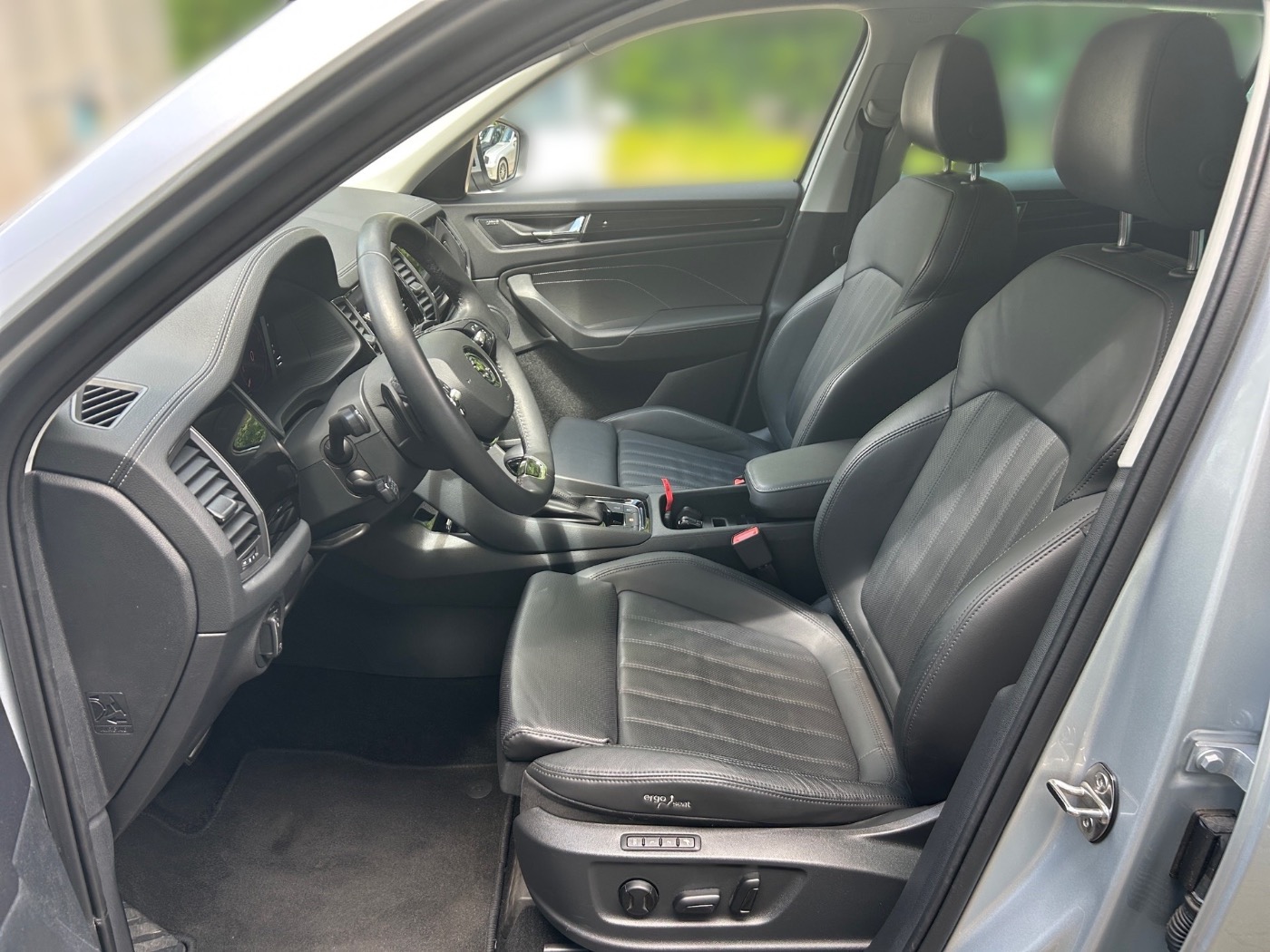 SKODA Kodiaq 2.0 TDI DSG 4x4 L&amp;K ACC MATRIX NAVI STHZ Bild 8