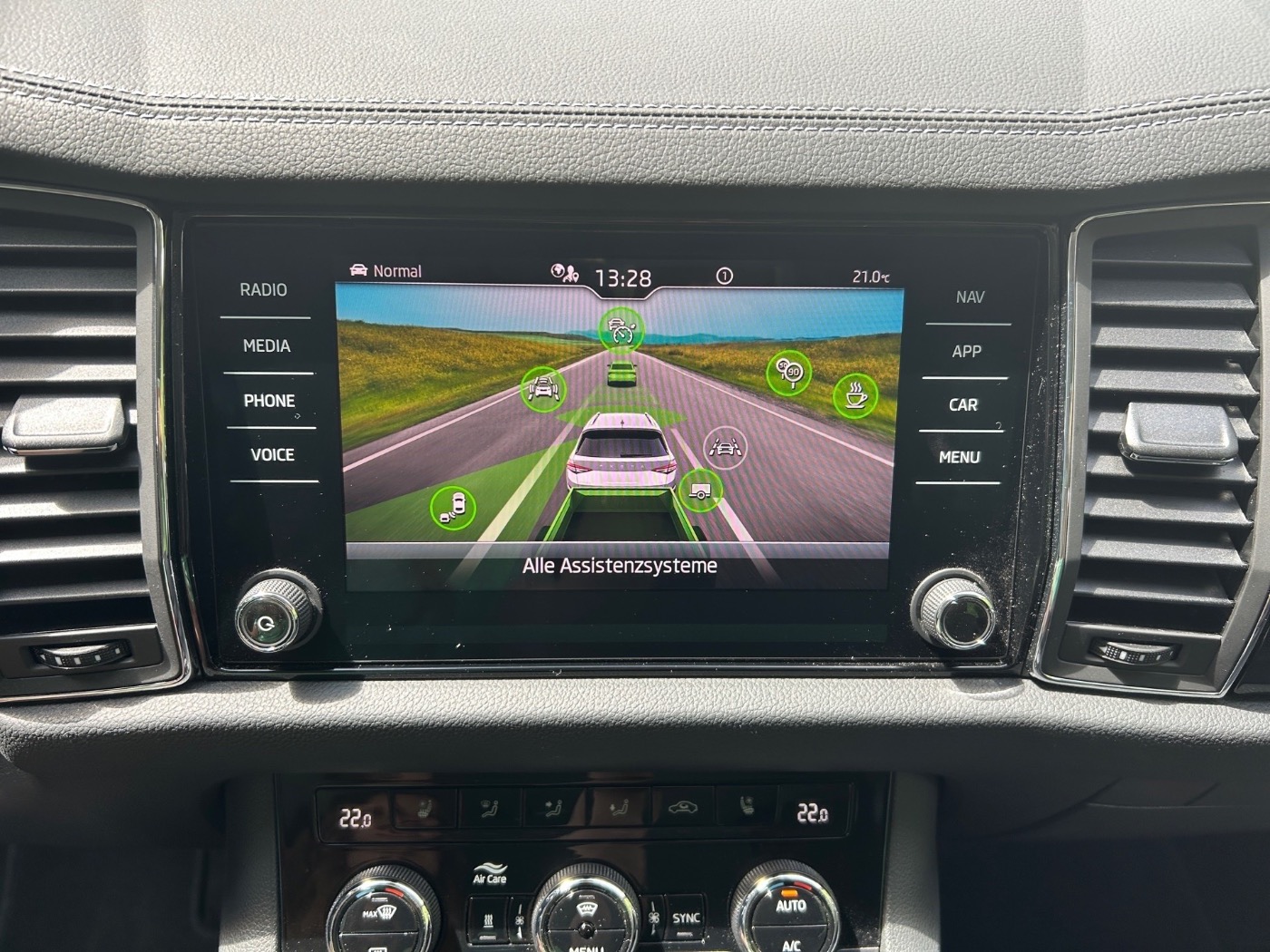 SKODA Kodiaq 2.0 TDI DSG 4x4 L&amp;K ACC MATRIX NAVI STHZ Bild 9